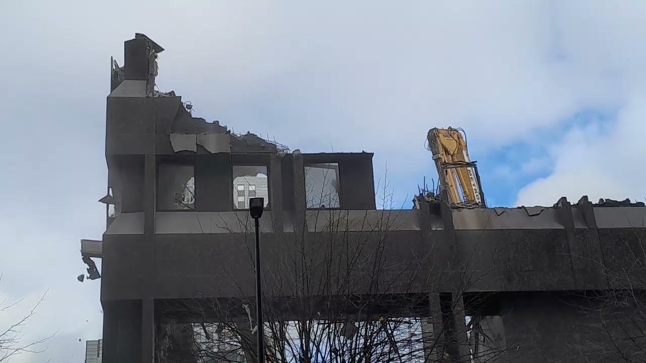 I like construction viechles   