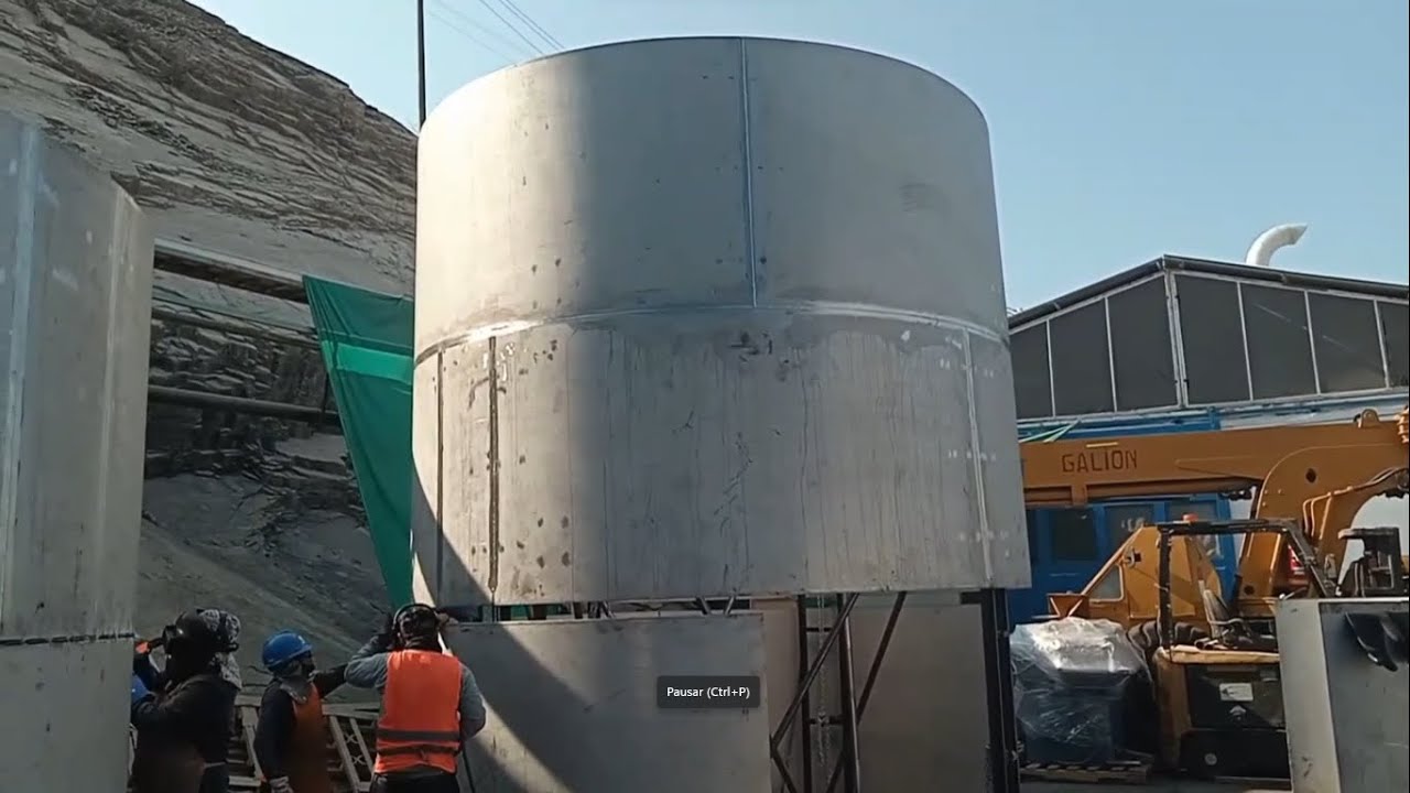 FABRICACION DE TANQUE DE ALMACENAMIENTO EN ACERO INOXIDABLE