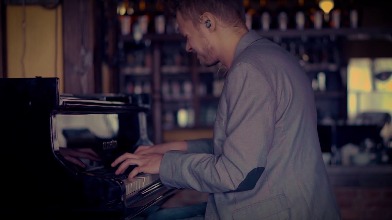 Sick  boy - The Chainsmokers cover by Artur Lenivenko