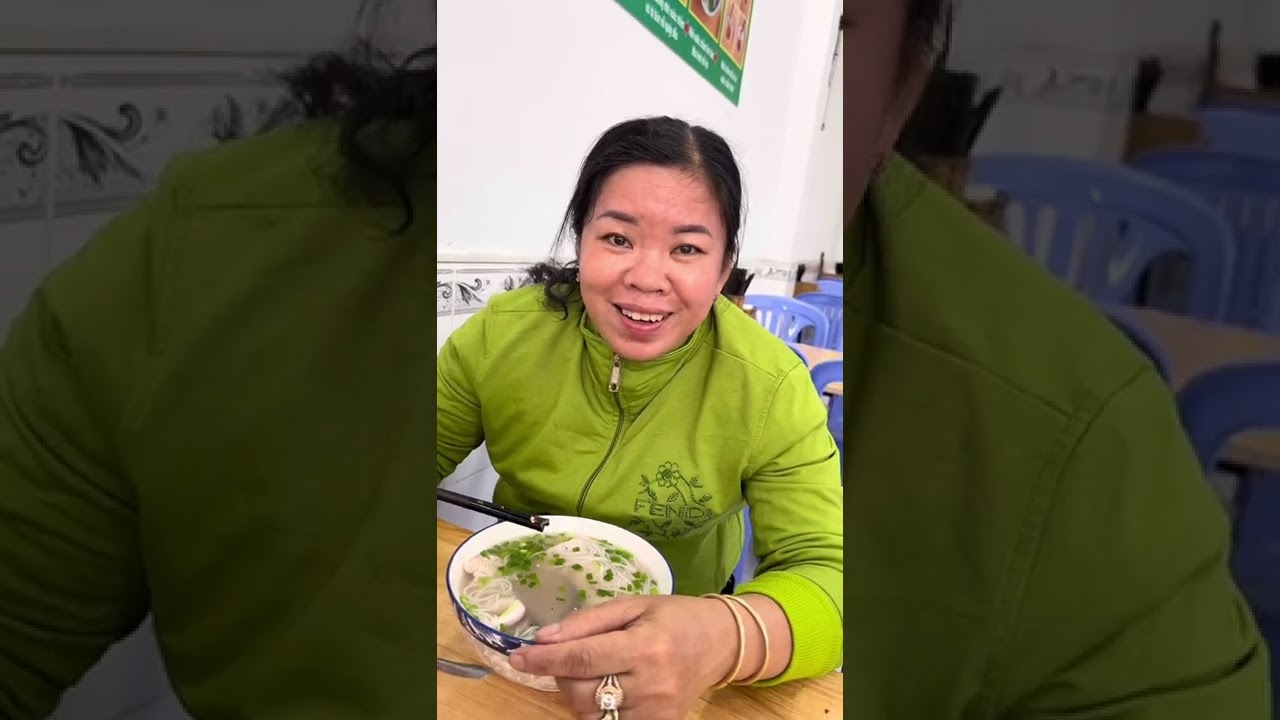 Bún quậy hay Bún boà cũng không quan trọng bằng mẹ lần đầu đi wax vi ô ông