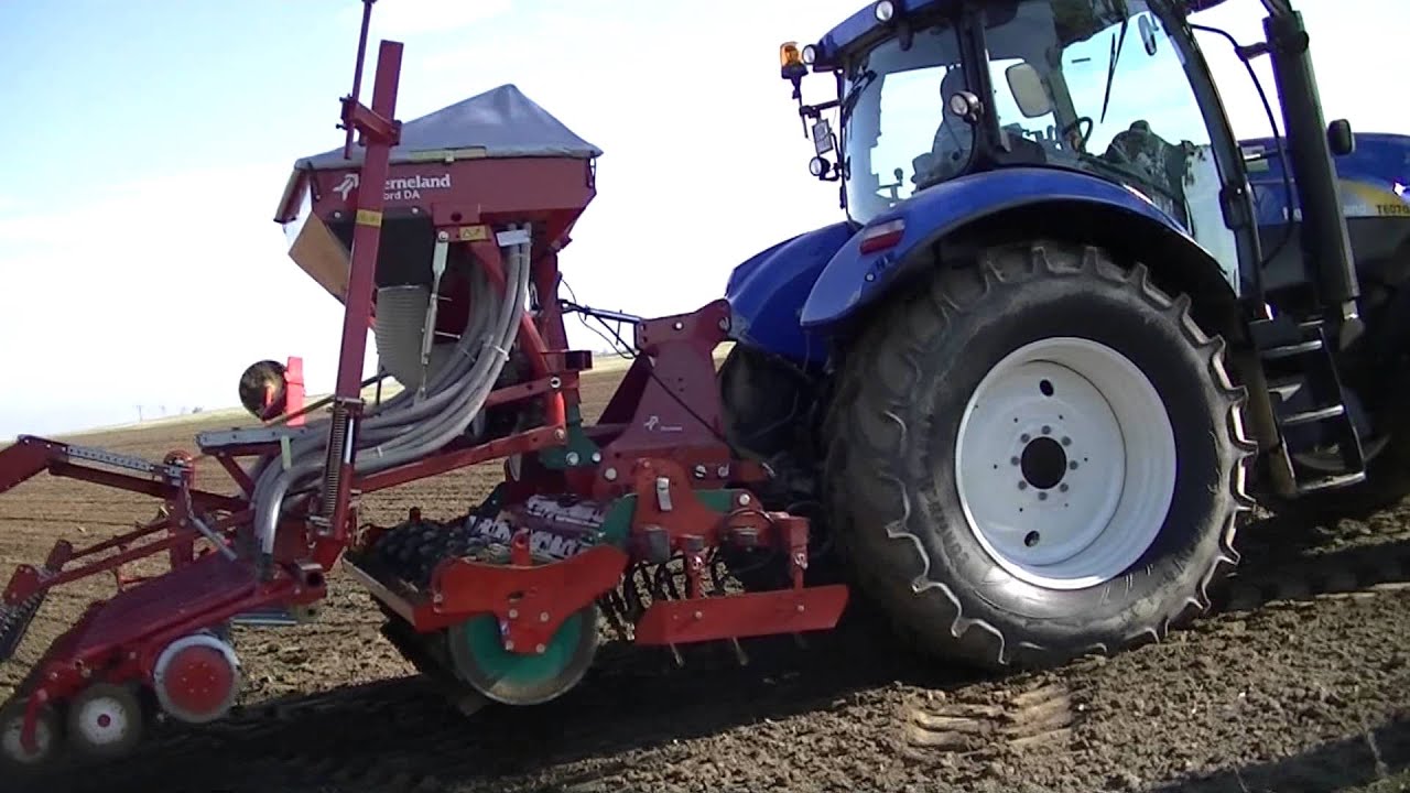 Siew Pszenicy 2013 - New Holland T6070 , Kverneland Accord