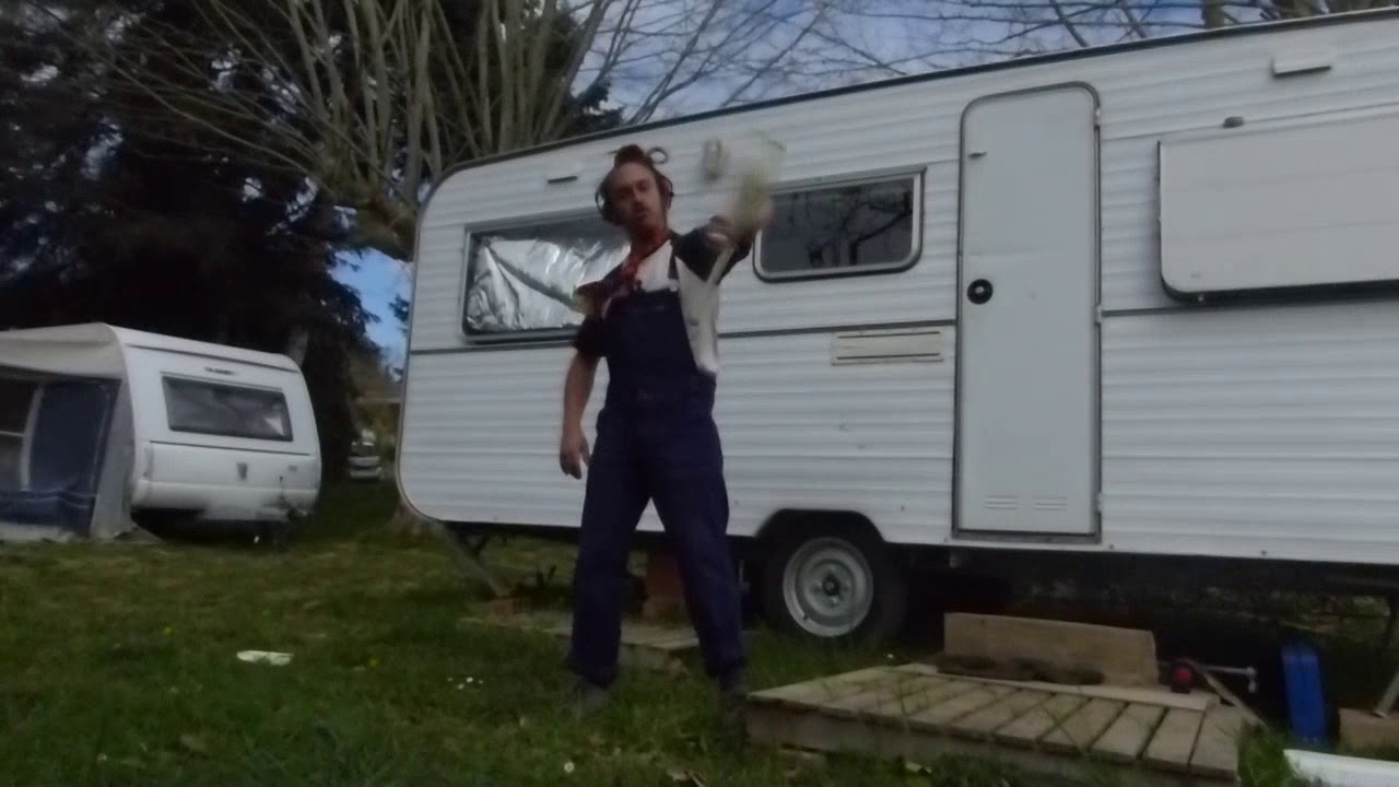 TutoTintin : Confine manses : Jonglage  massue , manipulations débutant/intermédiaire 1 massue