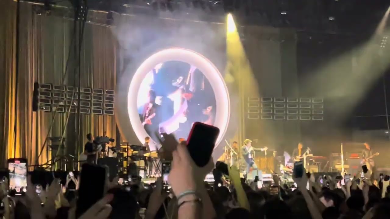 Arctic Monkeys - Cornerstone - live Wizink Madrid 2023