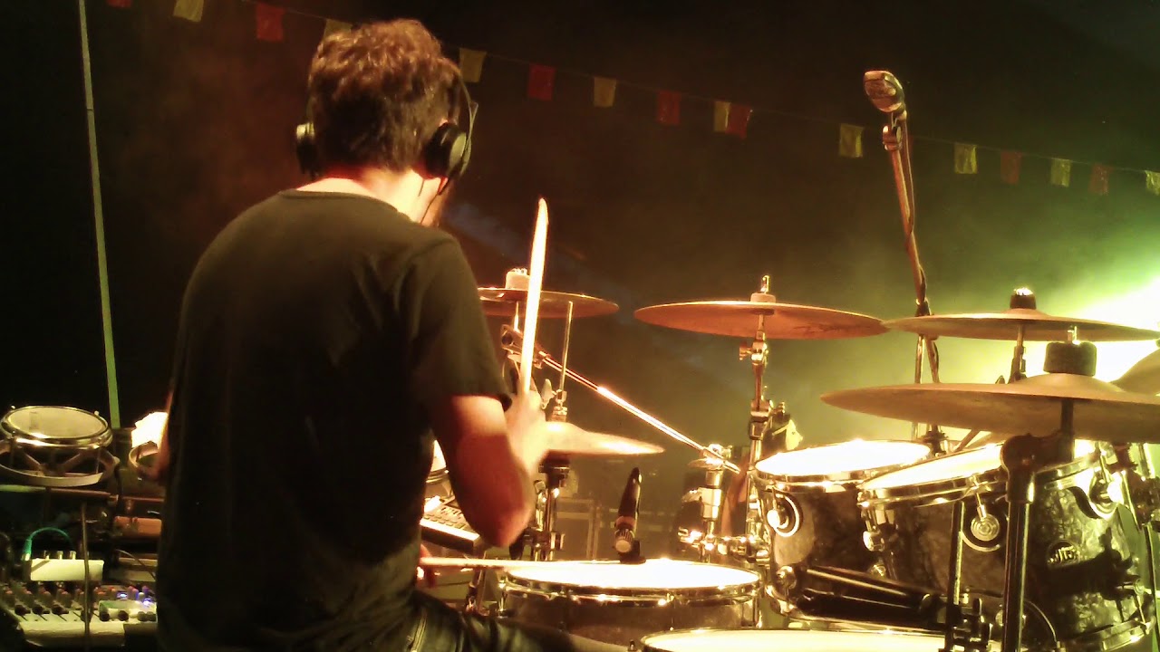 Learning to fly (cover Pink Floyd) drum cam, monitor drum