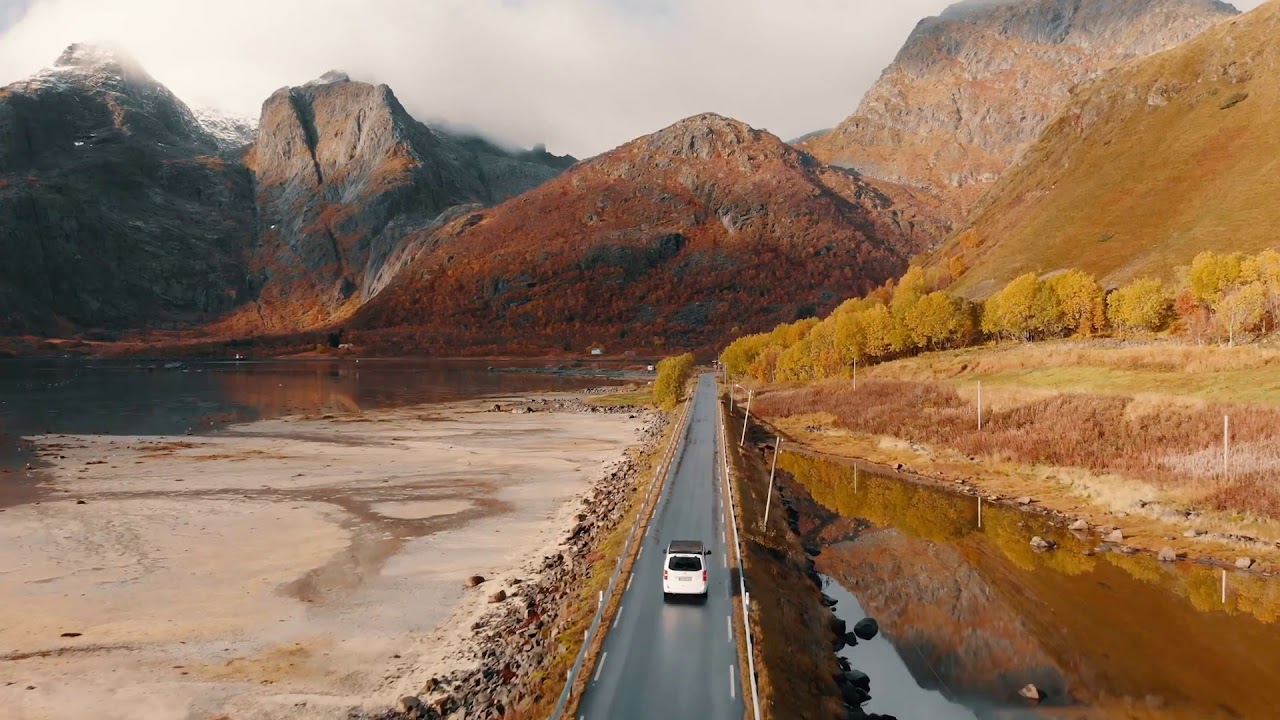 Route a travers le lac - Clip Vid&eacute;o Libre de Droit