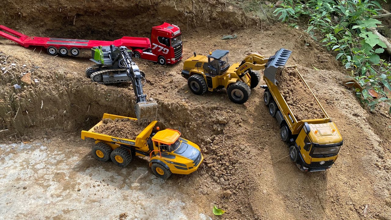 Aksi #110 Dump Truk RC Huina 1536, Truk Merci Muatan Tanah Merah Bangunan Excavator Besar Huina 1593