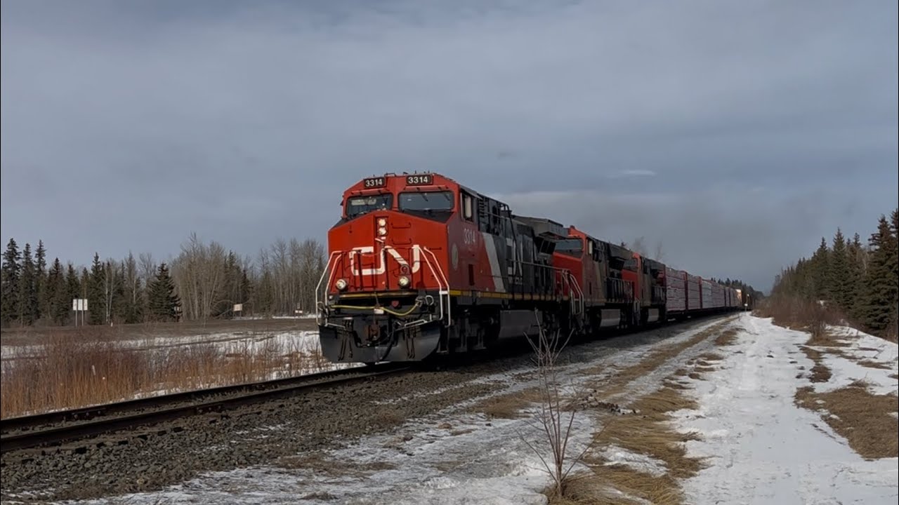 CN ￼ Railway ￼ Train ￼ Going ￼ Southbound Grande Prairie AB ￼ With @JackTheRailfan 