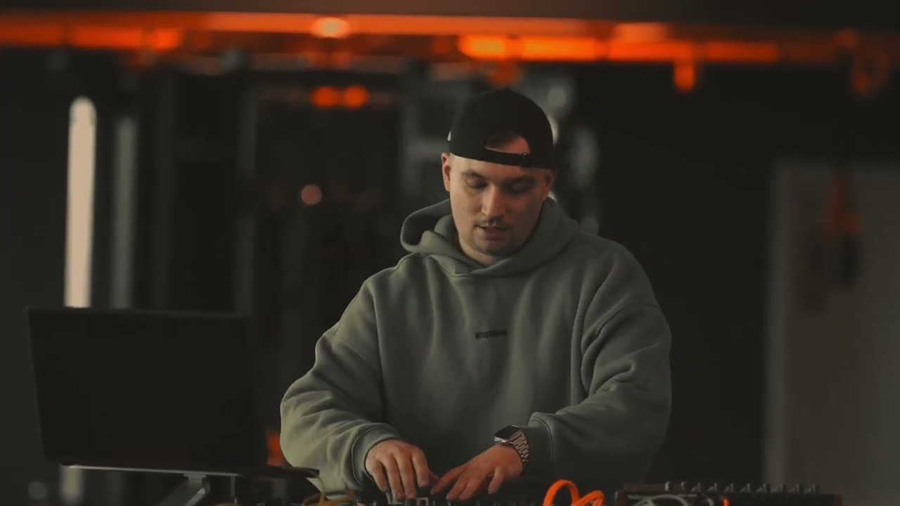 CRO - EIN TEIL (LIVE TECHNO BOOTLEG) @Easyfitness Brandenburg