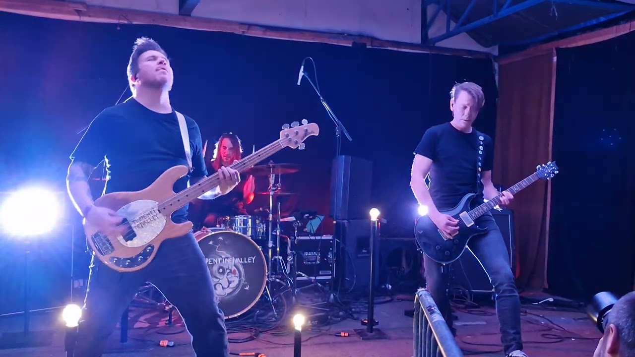 Turpentine Valley performing Aloof  live at the MCP Apache, Fontaine-l'Évêque on 15 march 2026