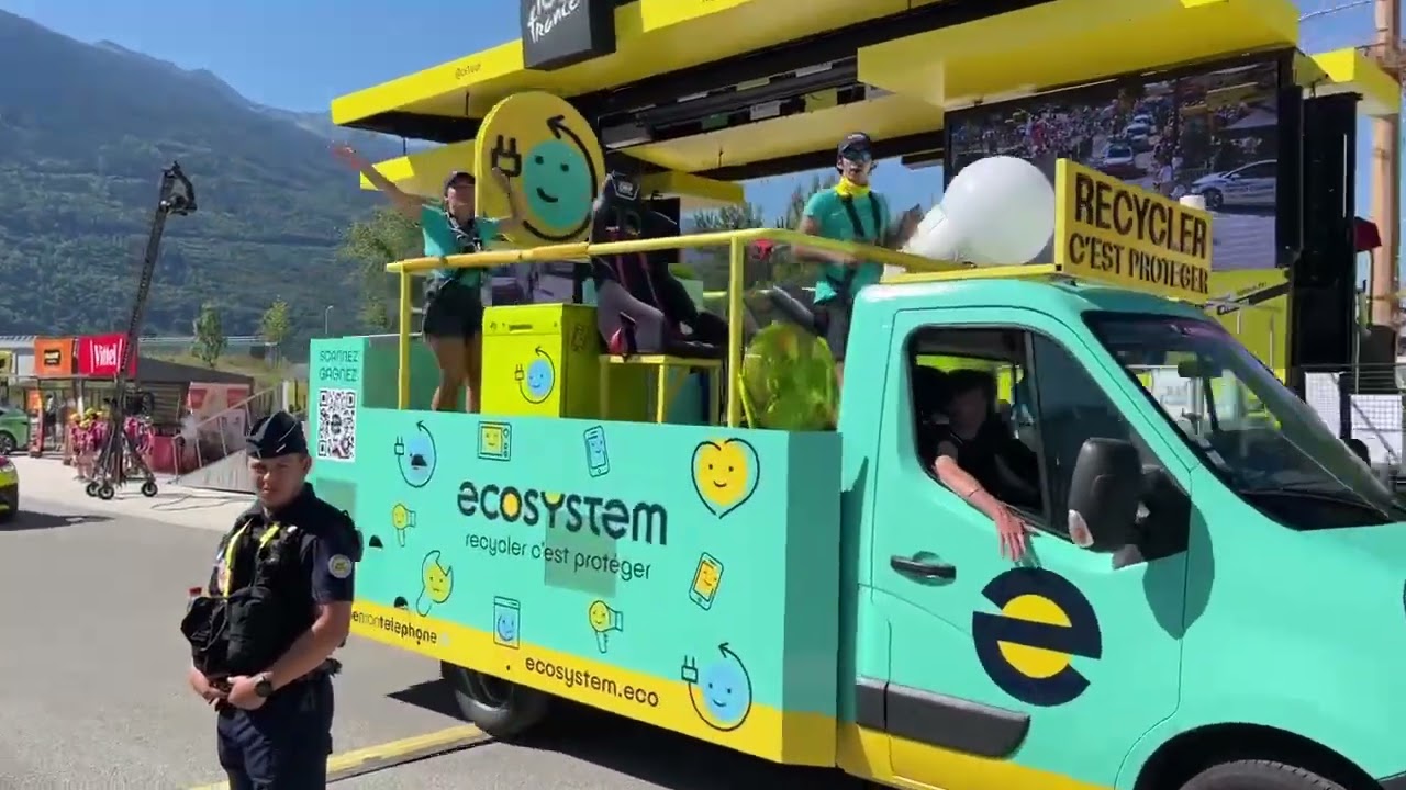 Le Tour de France : La caravane publicitaire au départ d’Albertville