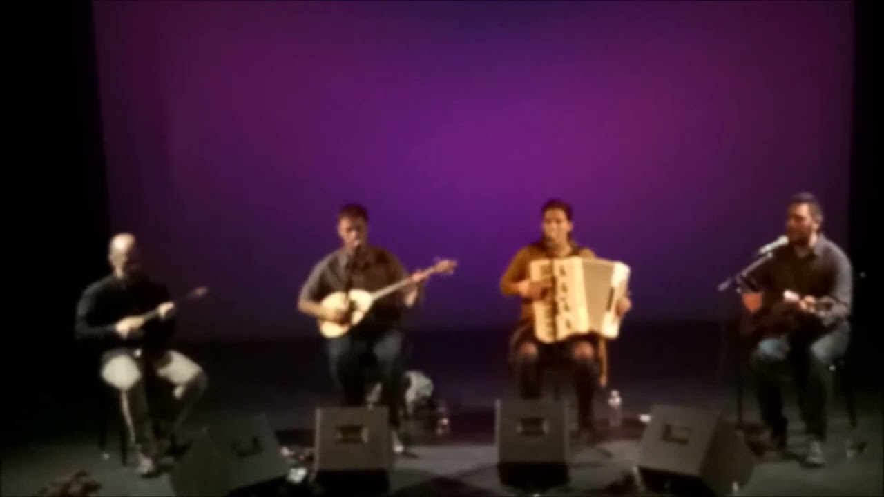 Μάγισσες φέρτε βότανα -Φ Βεργόπουλος -Κω Κωστάκης -Αυγ Γάτση /Στίχ Νίκ ΡούτσοςΜουσ: ΓιάνΤατασόπουλος