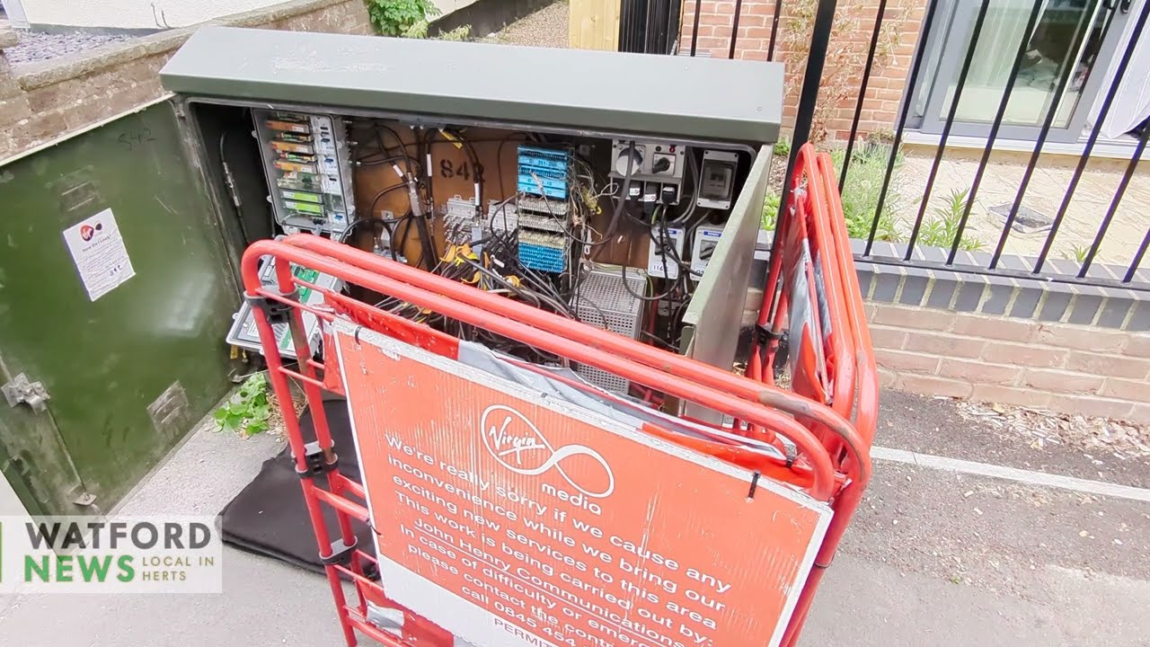 VIRGIN MEDIA Broadband Engineers Install New transformer 2023