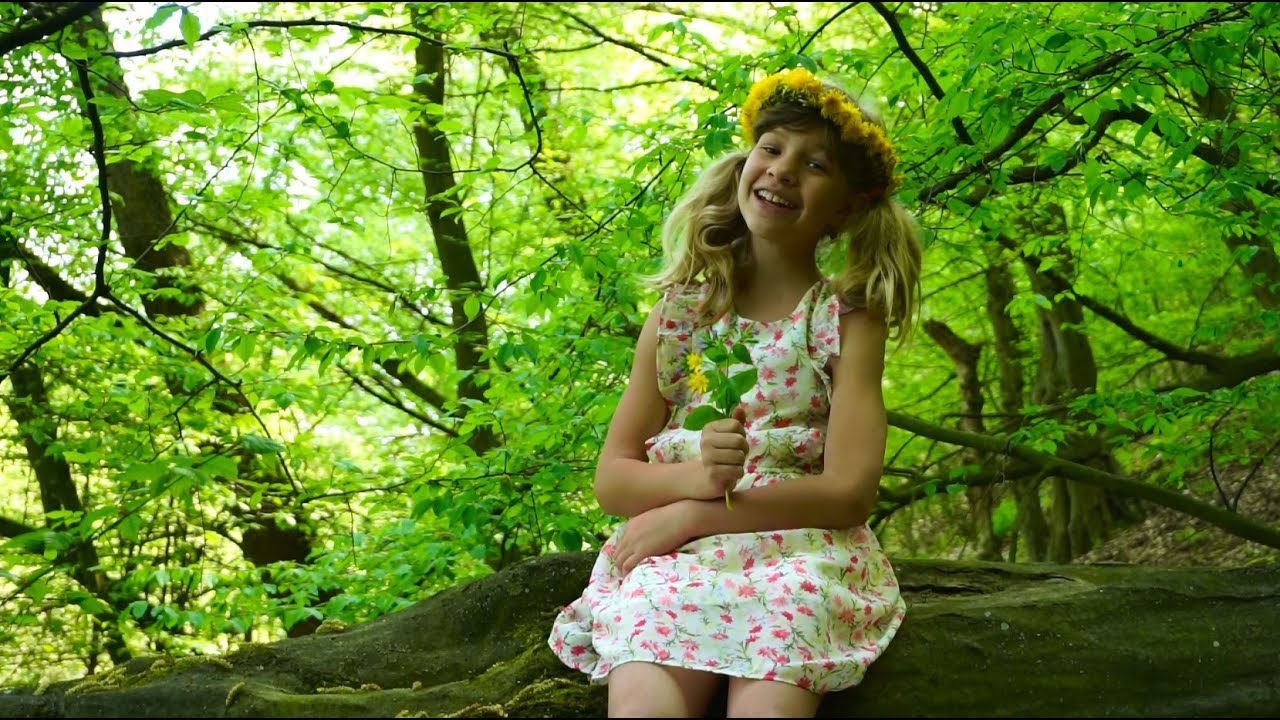 Lucie Šauerová - Modrá, žlutá, červená (písnička o jaru)