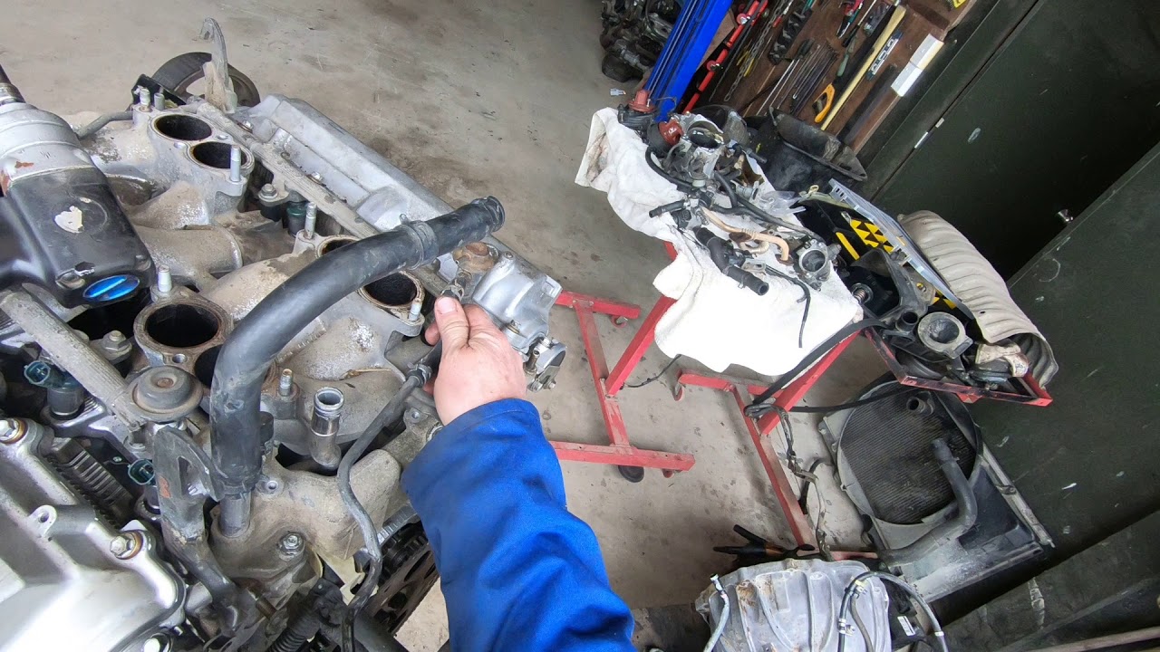 1uzfe Intake manifold off.  LS400 refab.