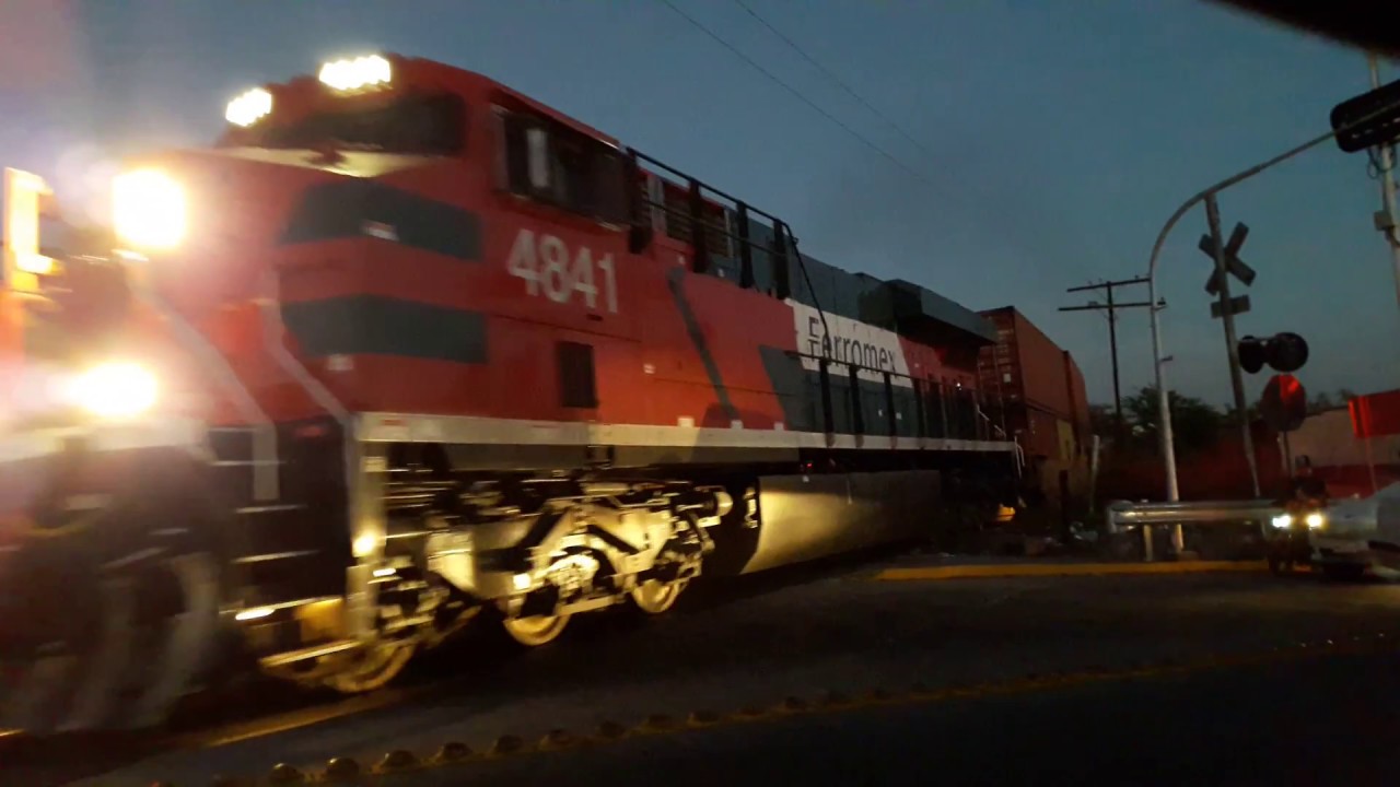 FERROMEX NEW BRAND ES44AC 4841 PULLED DOUBLE STACK TRAIN