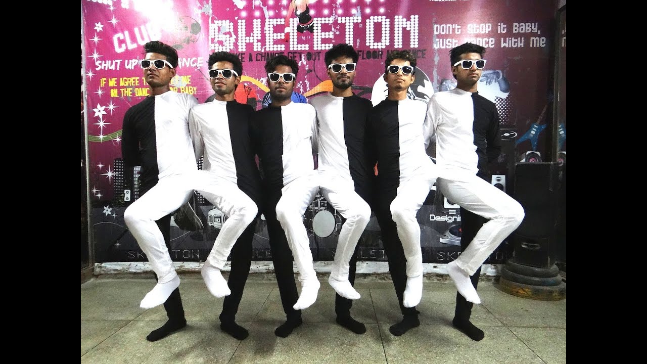 Optical Illusion Black and White Dance India by Skeleton Dance Crew