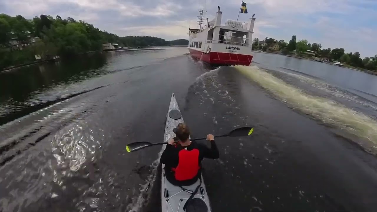 4,35 båtsurf med Player525 från WigKayaks