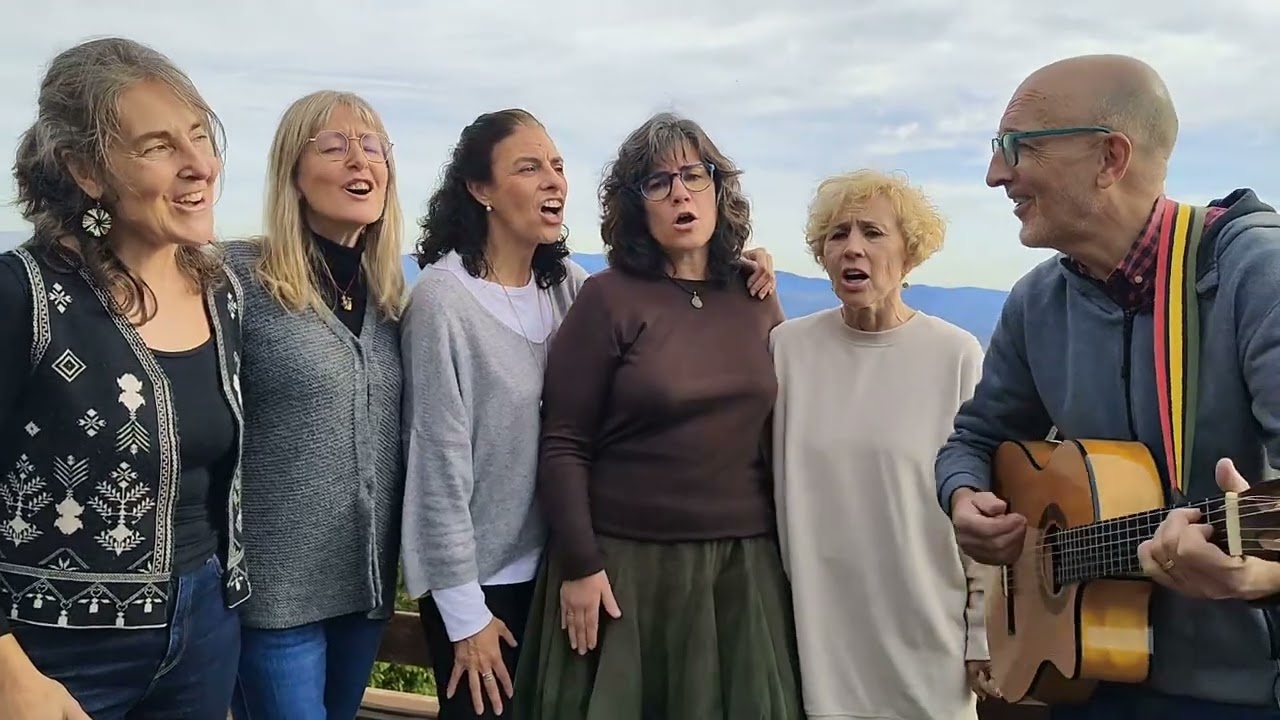 Cada dia és un nou pas (Esquirols) amb les amigues eutianes de l'Olga