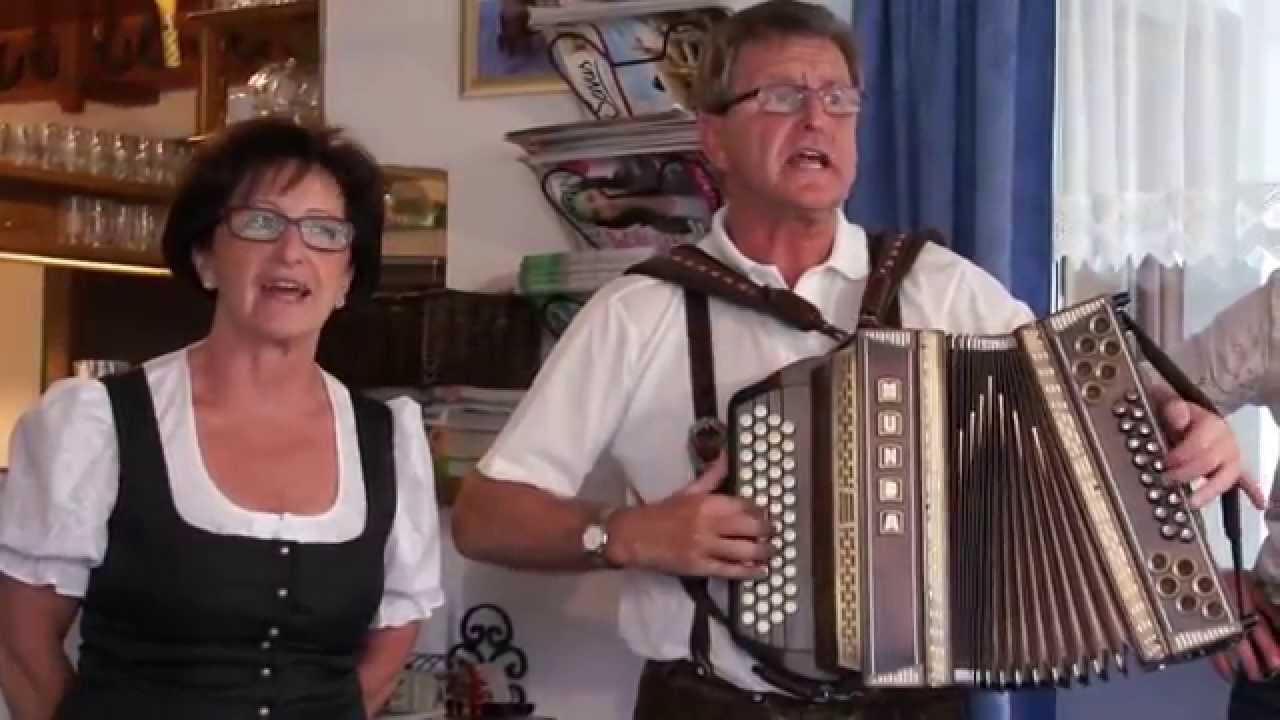 Maria u. Norbert, Musikanten-Stammtisch, DorfCafe Riedl, Hirschegg 01.07.2015_7 © OlmHERZ