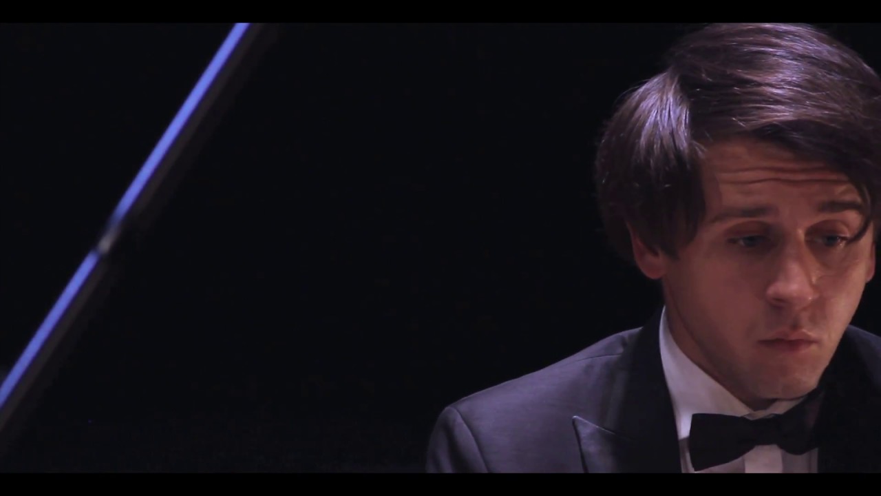 Vitaly Pisarenko plays Schumann Warum? (Why?)