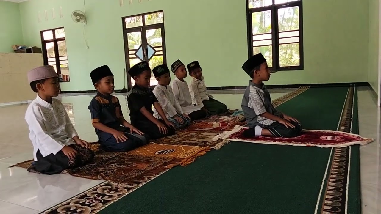 Lomba shalat subuh berjamaah 