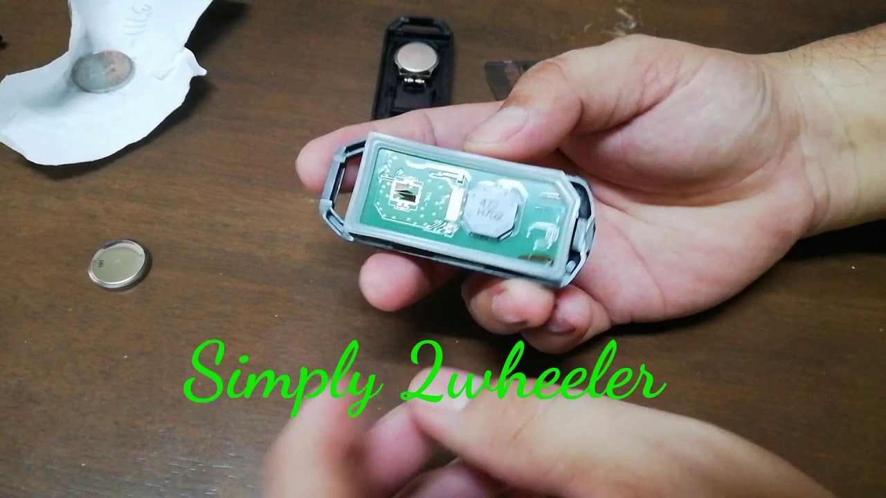 HONDA PCX/SMART KEY Battery Replacement