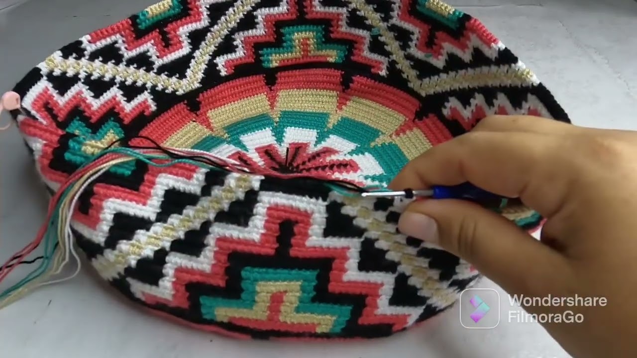 como subir el cuerpo de mochila wayuu con diseño en rombo parte 4 #tutorial #wayuu #mochilawayuu