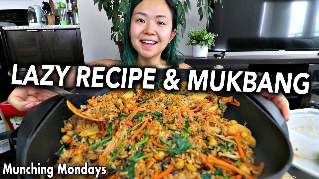 LAZY ONE PAN BIBIMBAP (KOREAN MIXED RICE) RECIPE & MUKBANG // Munching Mondays Ep.27