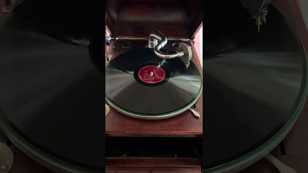 Beltona Phonograph playing Waltz (Strauss)
