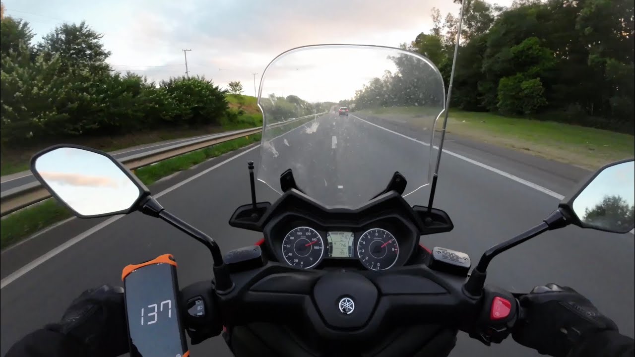 Yamaha Xmax 250 2023 - 15 minutos no top speed (subida, reta e descida)