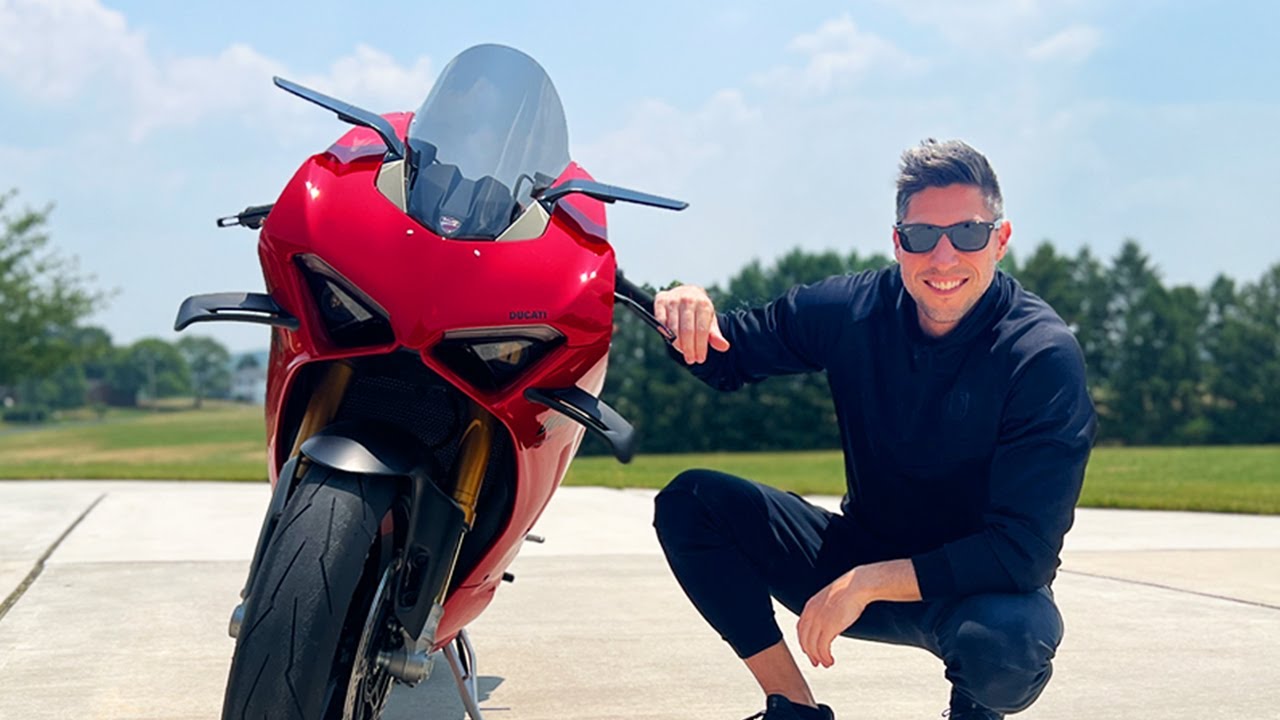 Installing Rizoma Stealth Mirrors on Our Ducati Panigale!