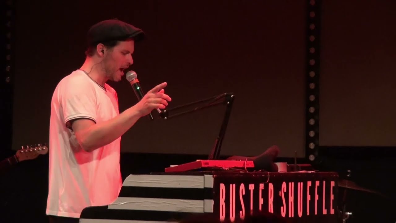 Buster Shuffle - I'll Get My Coat (live in Köln, 11. 5. 2022)