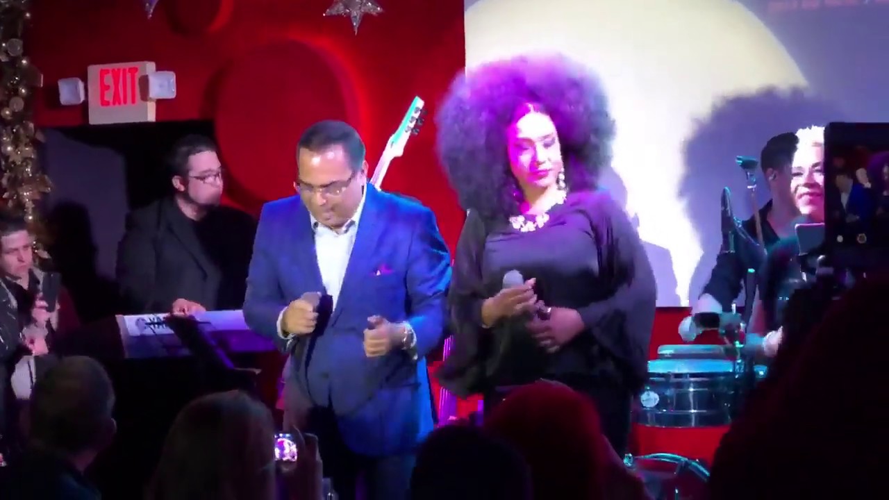 Aymee Nuviola - Medley: Lagrimas Negras / Ave Maria Lola (Feat. Gilberto Santa Rosa)