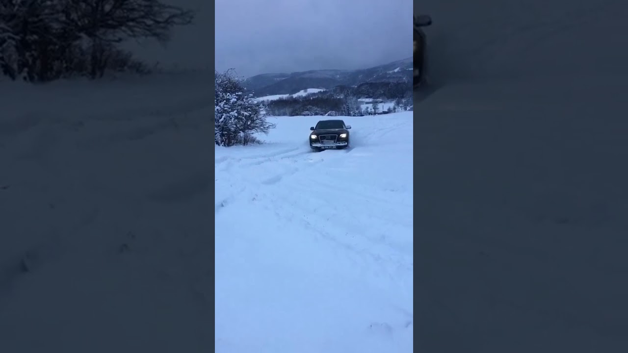 Audi Q5 quattro deep snow hill climbing