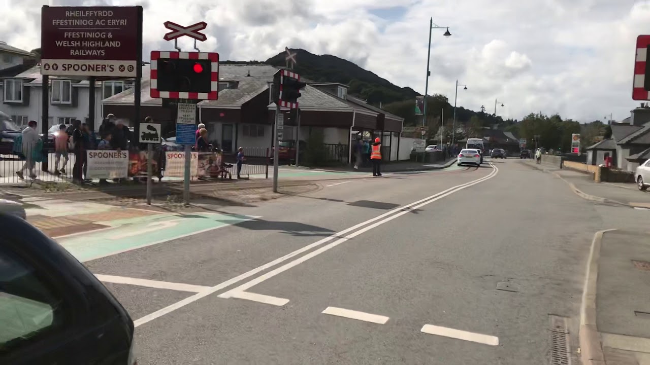 Britannia Bridge Level Crossing (Gwynedd) Sunday 11.08.2019