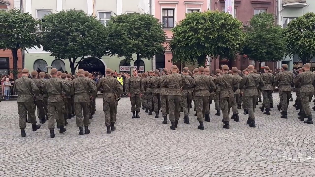 Leszno. Przysięga żołnierzy 12. WBOT