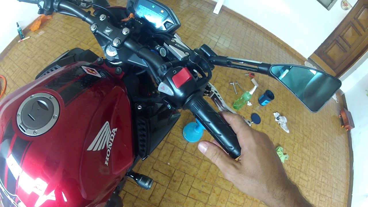 Cb500f limpeza e lubrificação dos cabos de embreagem e acelerador !!
