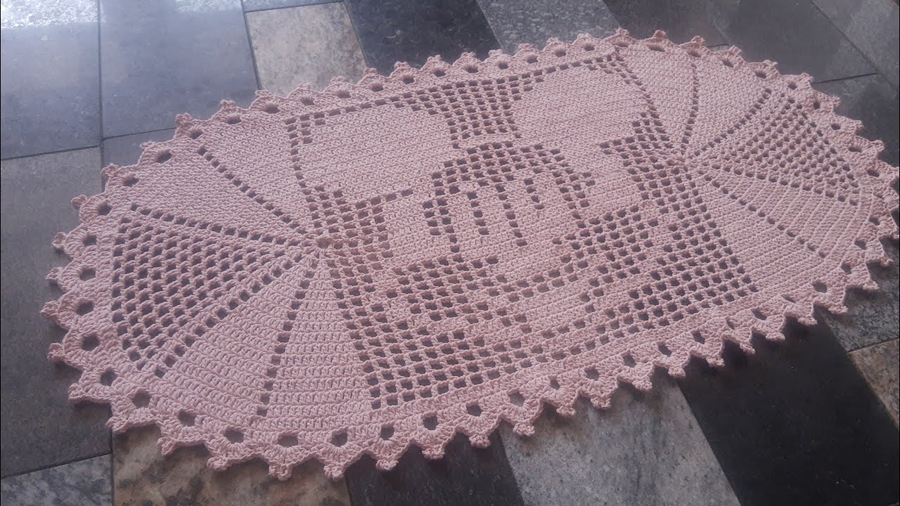 tapete oval em crochê filé Mickey @lurdinhamilicroche7266
