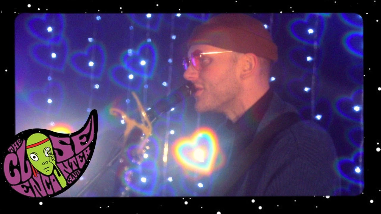 Honey Moon - Lovefool (The Cardigans Cover) | Live from The Close Encounter Club