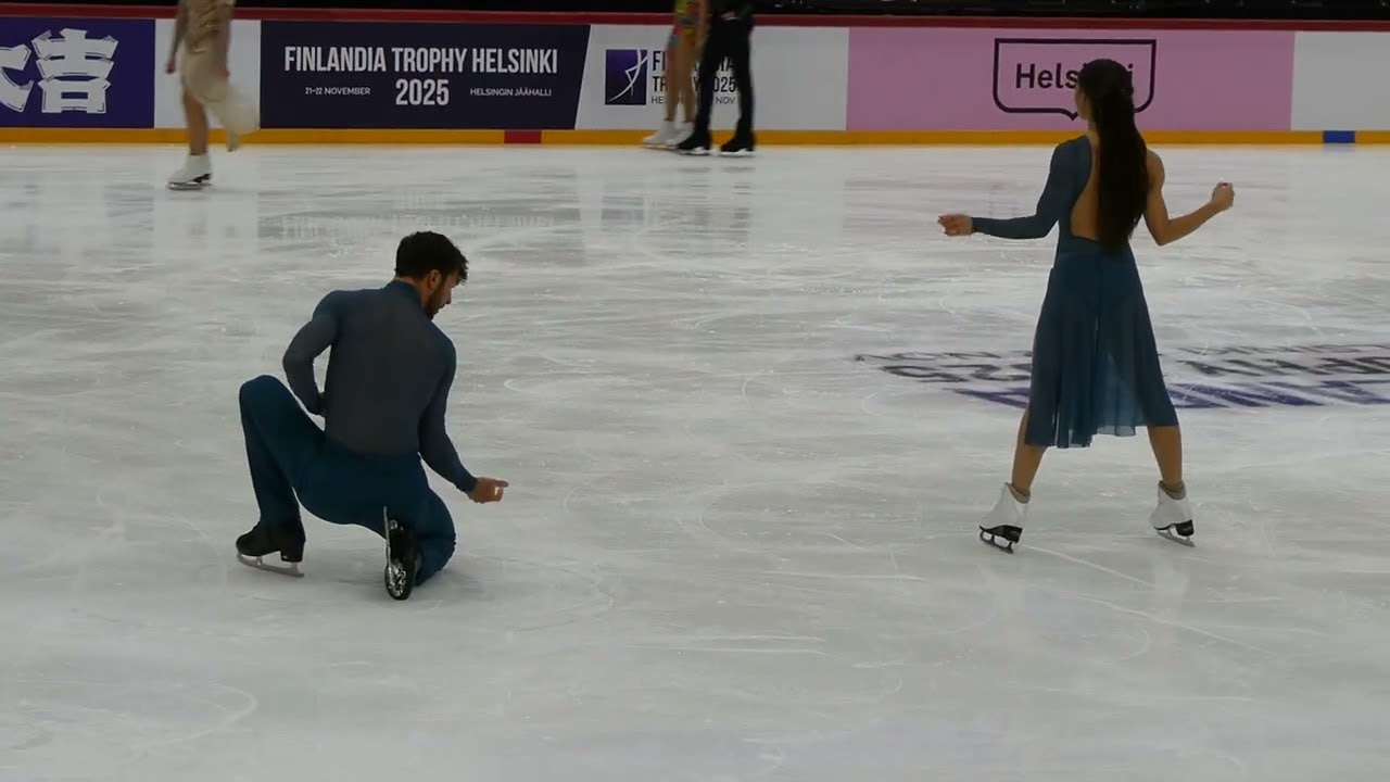 20251120　Laurence FOURNIER BEAUDRY / Guillaume CIZERON　run　through (free　program )