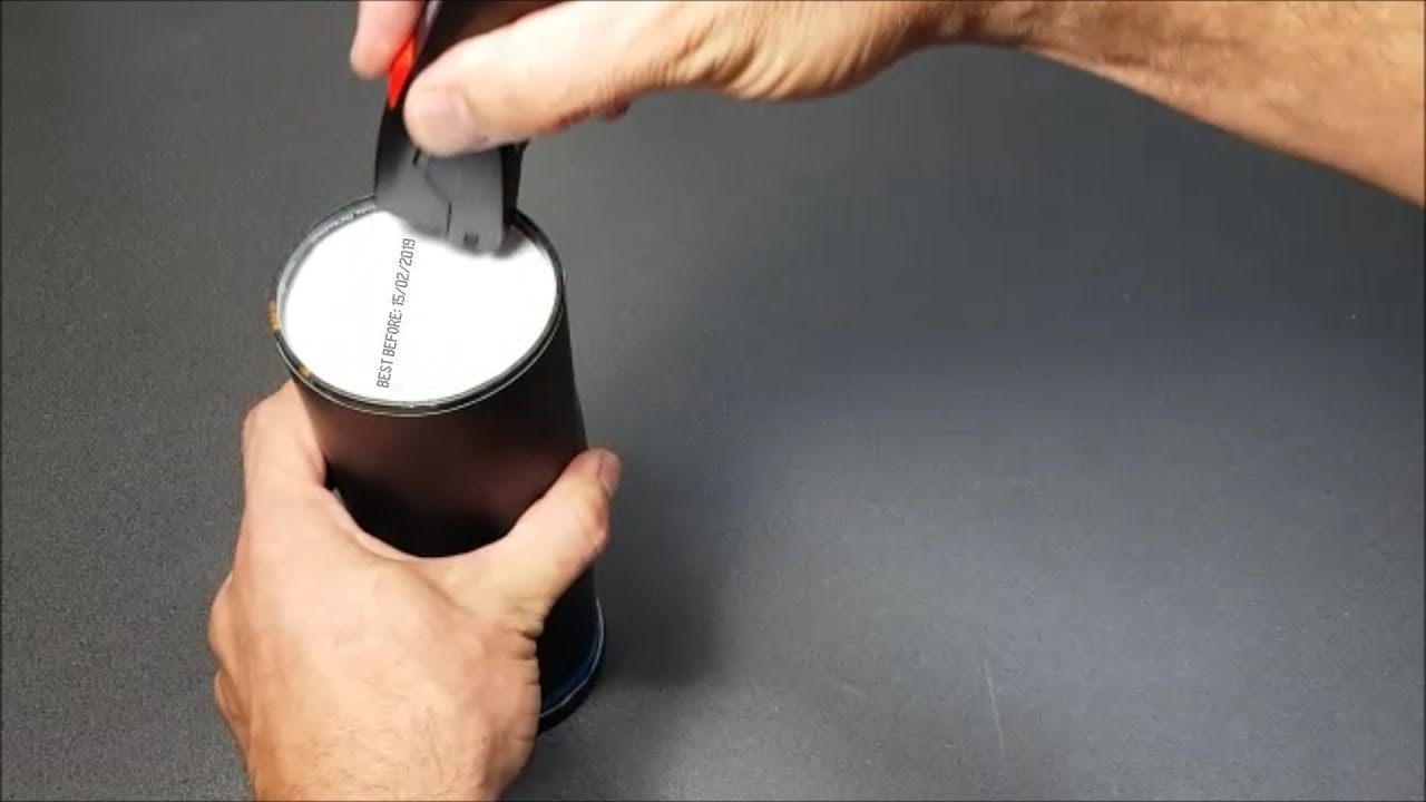 speed-i-Jet 798 Portable Inkjet Pen printing dates on container bases