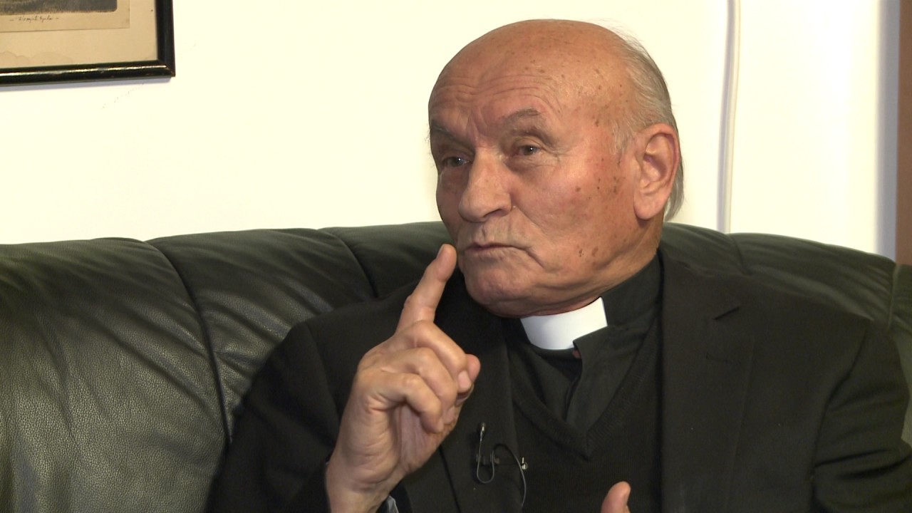 Hit&eacute;vel harcolt a diktat&uacute;ra ellen