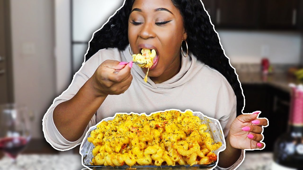HOW TO MAKE CHEESY LOBSTER AND CRAB MAC AND CHEESE.