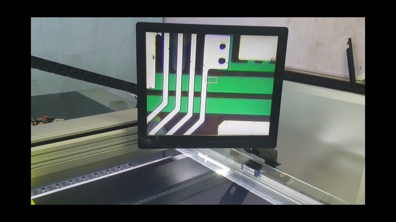 RÉPARATION AVEC MACHINE LASER D'UN AFFICHEUR AUO MODÈLE : T43HVN01.3