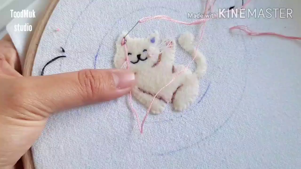 เย็บแมวจากผ้าสักหลาด เตรียมปัก felt cat