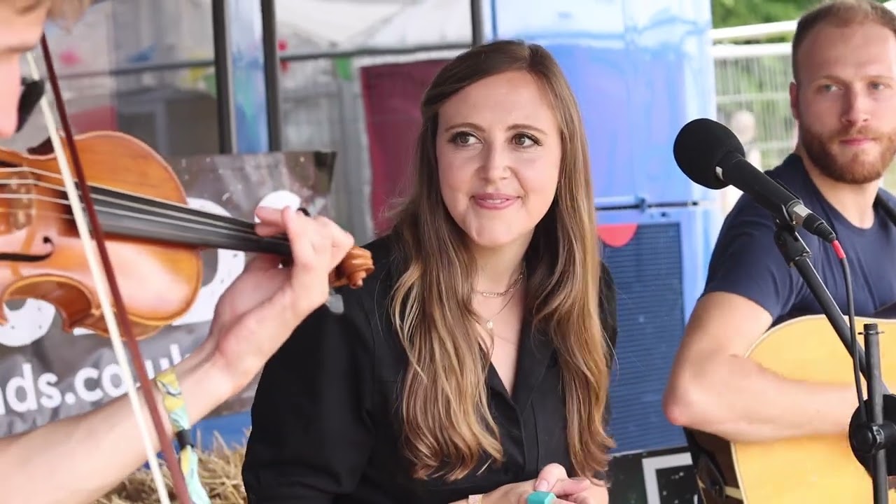Siobhan Miller - I'm A Rover -  NETSOUNDS SESSION - Belladrum Tartan Heart Festival