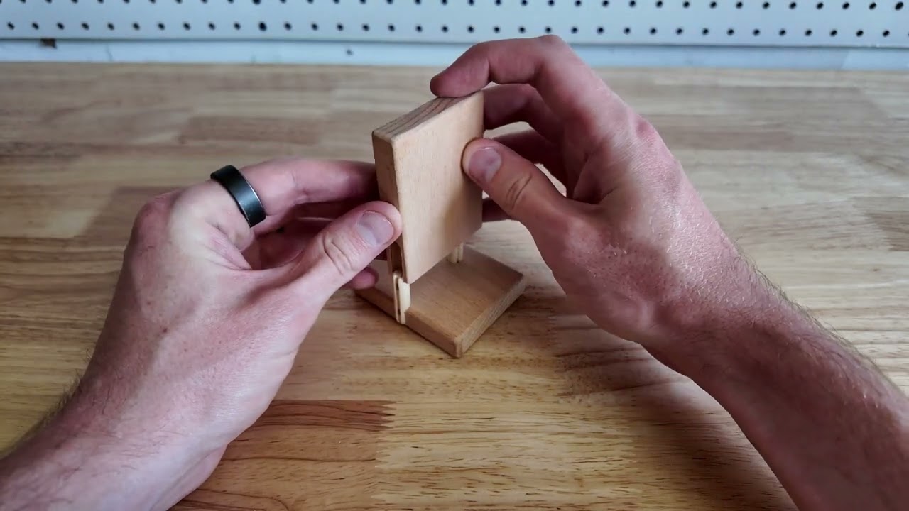 KNAPP-Dowel Plastic Dowel Connector Demo &ndash; Self-Tightening & Clamp-Free Joinery