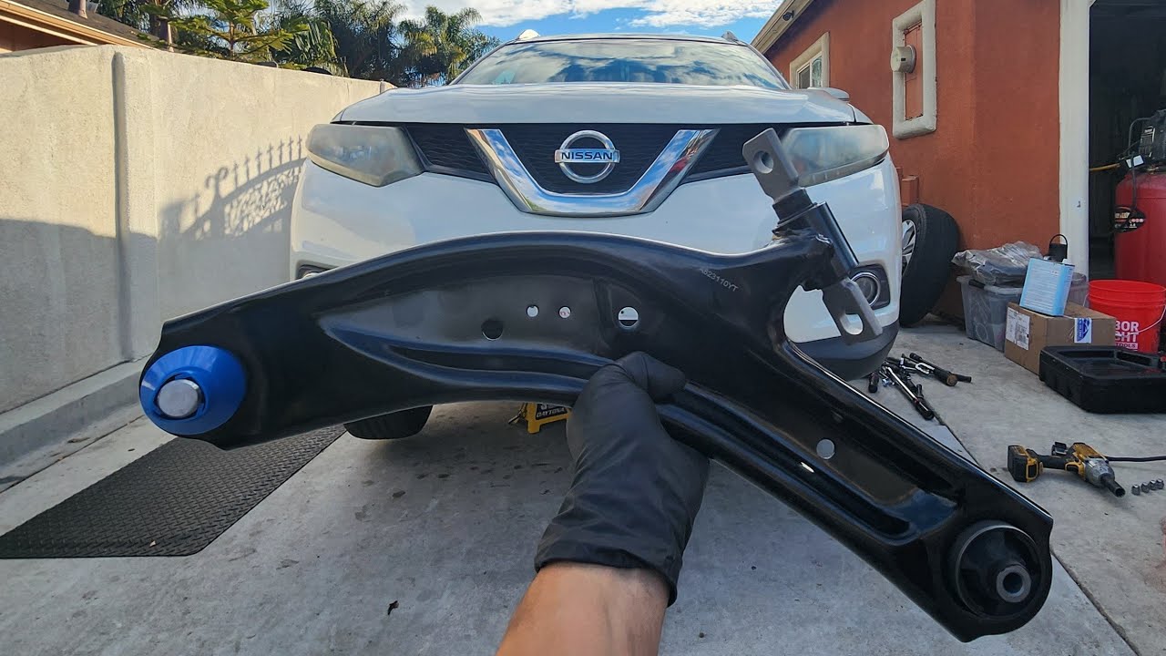 Nissan Rogue — замена переднего нижнего рычага подвески