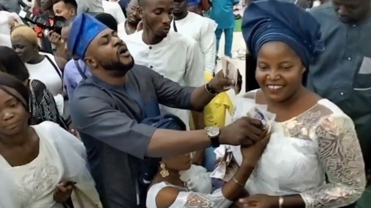 ODUNLADE AND HIS WIFE SCATTER THE DANCE FLOOR AT HIS MOTHER'S 70TH BIRTHDAY PARTY