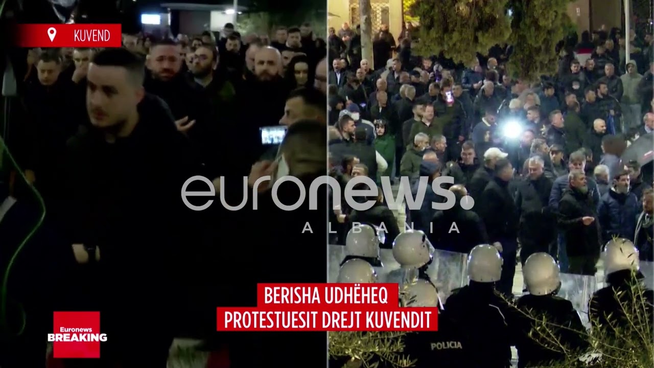 Protestuesit i vënë flakën koshave të plehrave! Turma marshon drejt Kuvendit